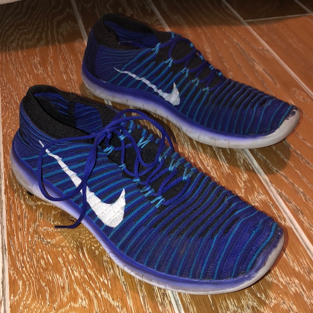 Nike Women’s Free Run Flyknit Sneakers